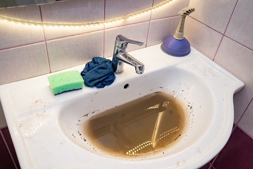 Is My Sewer Clogged? The Signs To Watch Out For And When To Call A Drain Cleaning Service | Helotes, TX