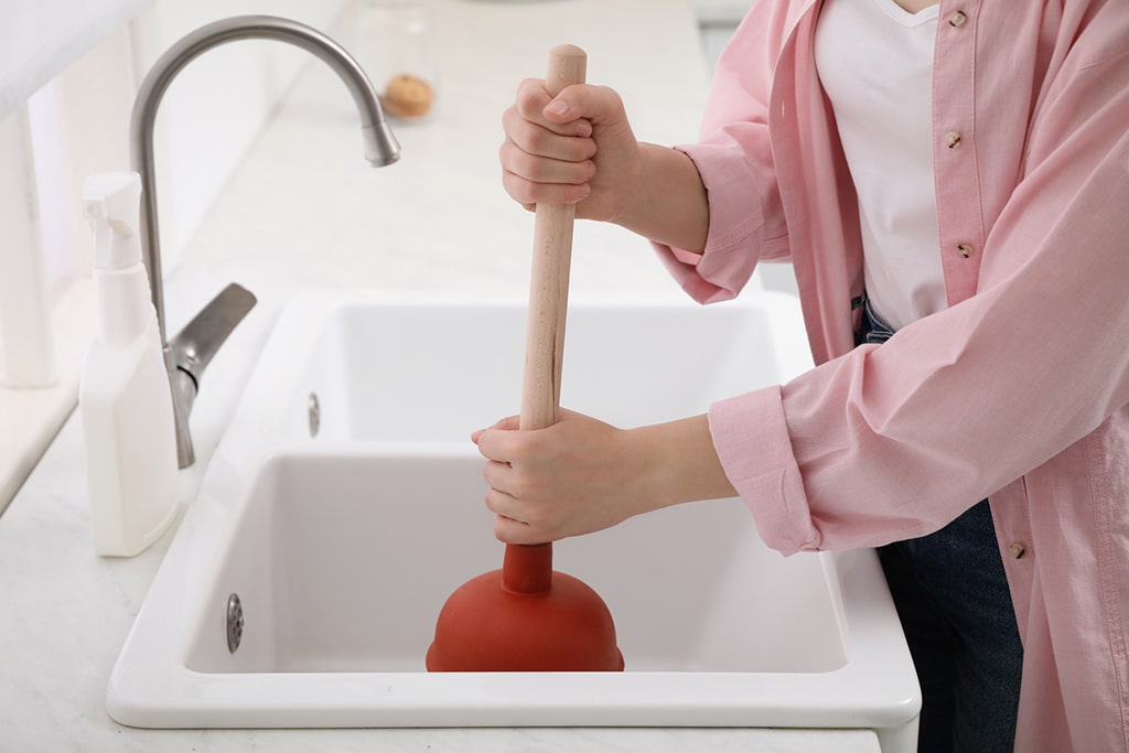 What is considered a plumbing emergency?