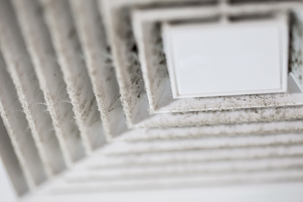 When to Call a Professional for Air Duct Cleaning Service | San Antonio, TX